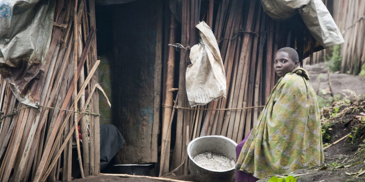 Une jeune fille déplacée dans le camp Mokoto, à l’est de la République Démocratique du Congo (JRS).